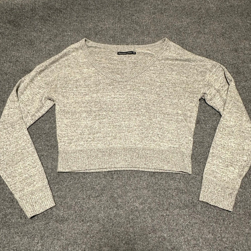 Abercrombie & Fitch Gray V-Neck Cropped Long Sleeve Sweater XS 139L0392